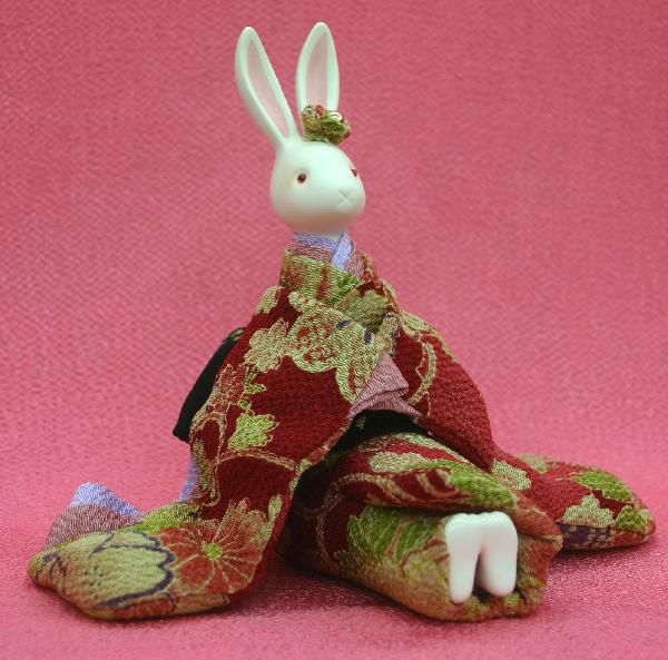 オルゴール プレゼント うさぎオルゴールドール凛香 【座りちりめん(赤