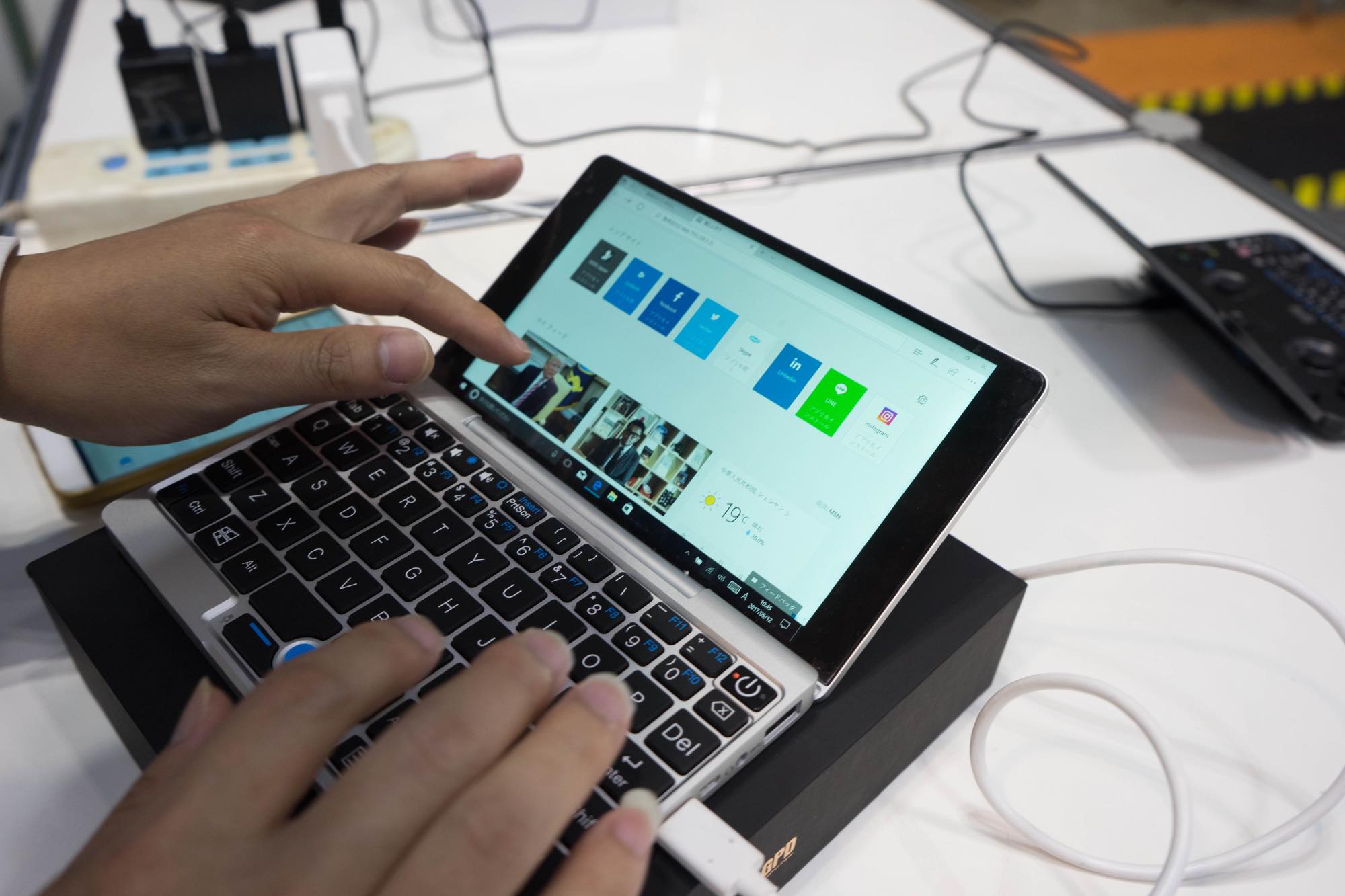 GPD Pocket実機レビュー】キーボードの使用感など。技適や初期ロット