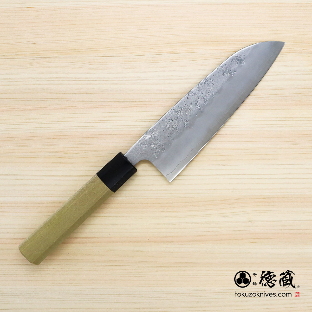 銀三 梨地仕上げ 三徳包丁 朴八角柄 – 徳蔵刃物 TOKUZO KNIVES