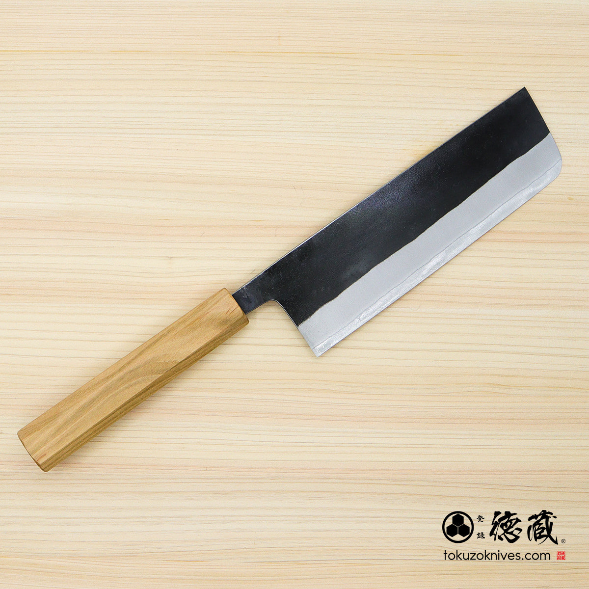 白二 黒打仕上 菜切包丁 サクラ八角柄 – 徳蔵刃物 TOKUZO KNIVES