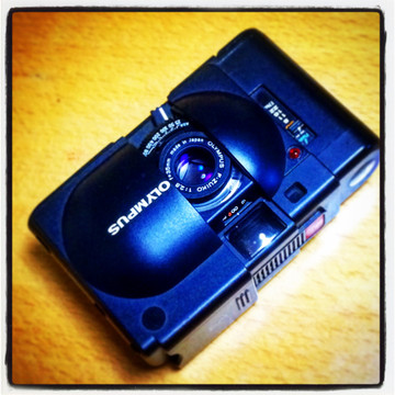 カプセルカメラの元祖 OLYMPUS XAの補修おそらく世界一小さいライカ判