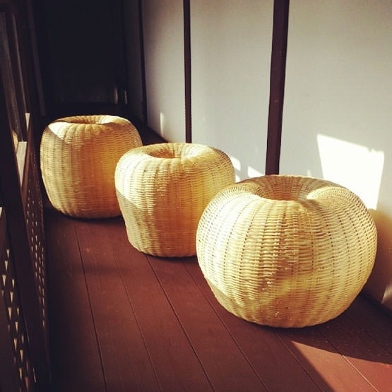 てんごやスツール いろいろ入荷！ | おしらせ | 地域文化商社 うなぎの寝床