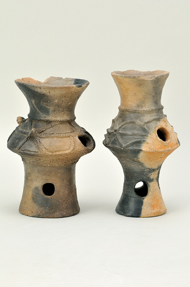 鶴川遺跡群J地点出土「異形台付土器」（都指定文化財）｜多摩