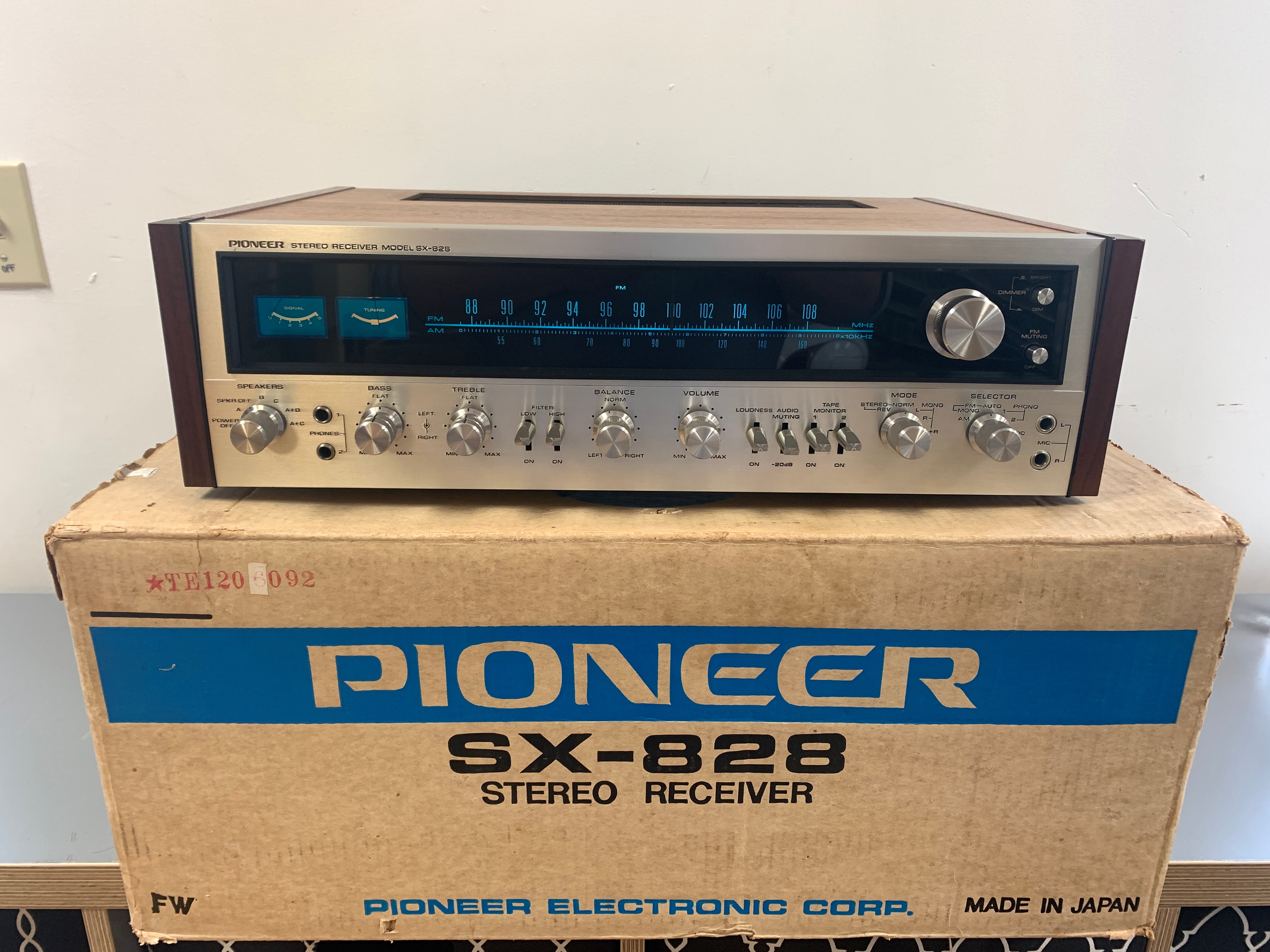 Pioneer SX-828 Stereo Receiver * Original Box * $100 Flat Ship