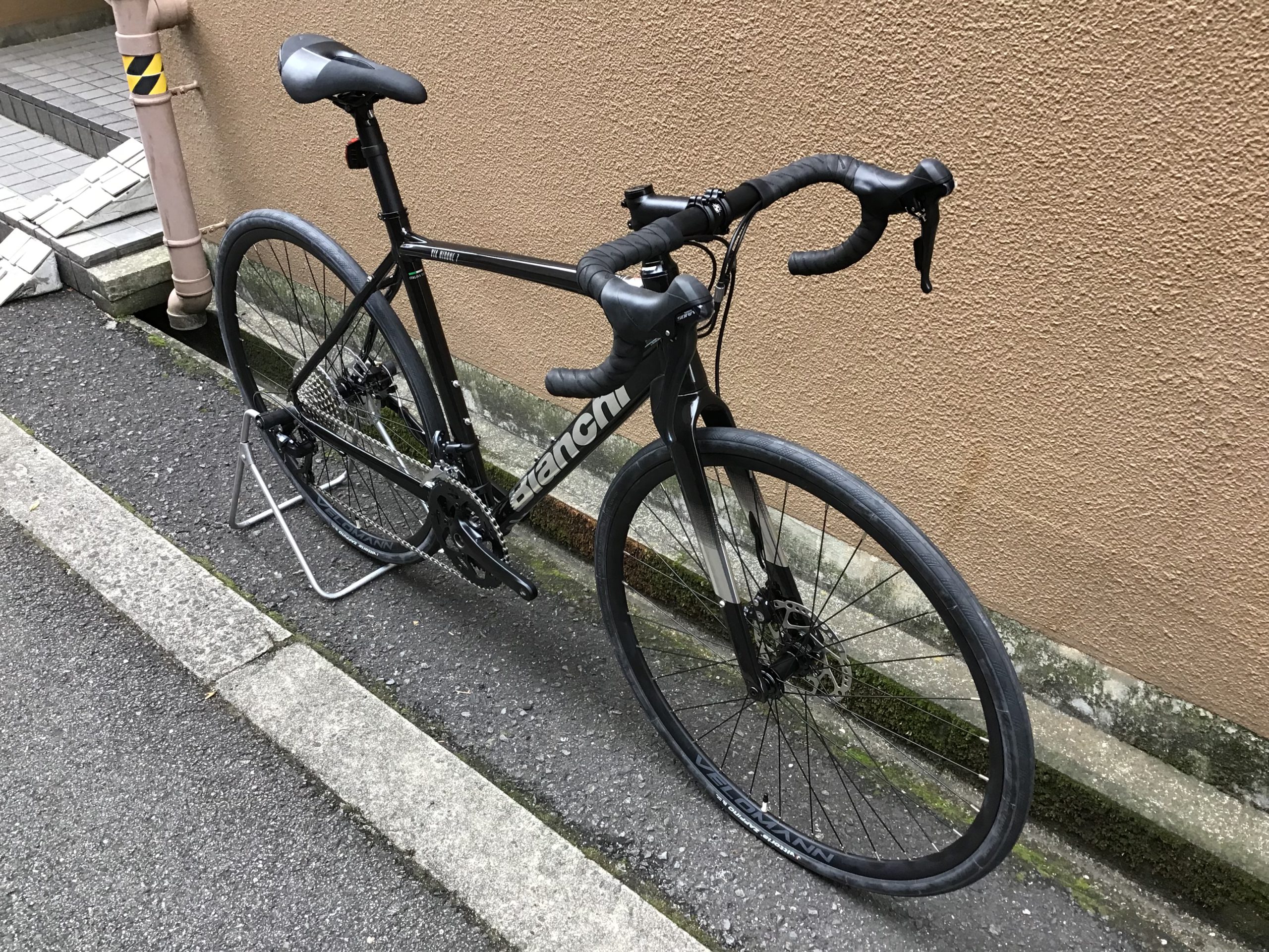 2025 Bianchi VIA NIRONE 7 SORA DISC 550mm ブラック | トモダ