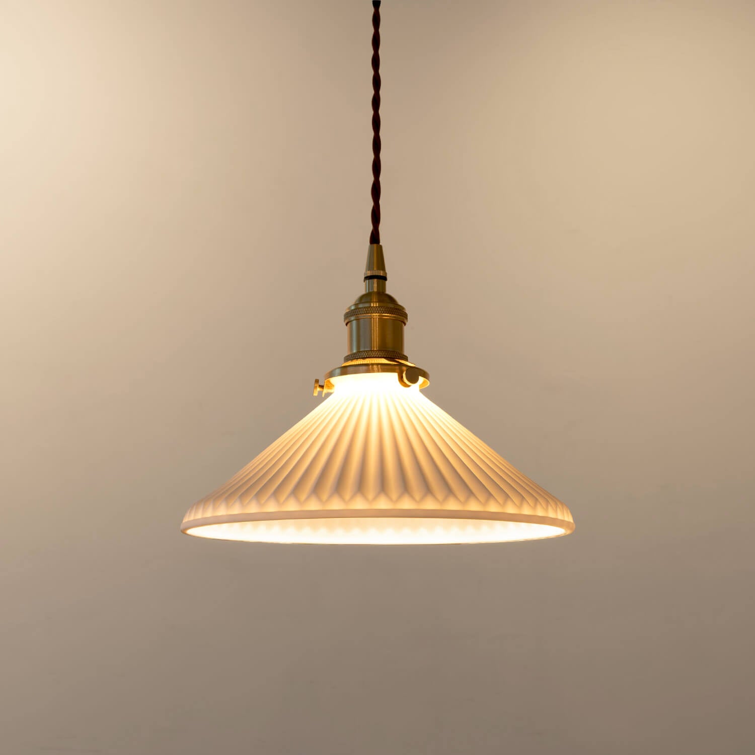 Parlla_2_L.jpg?v=1759225004