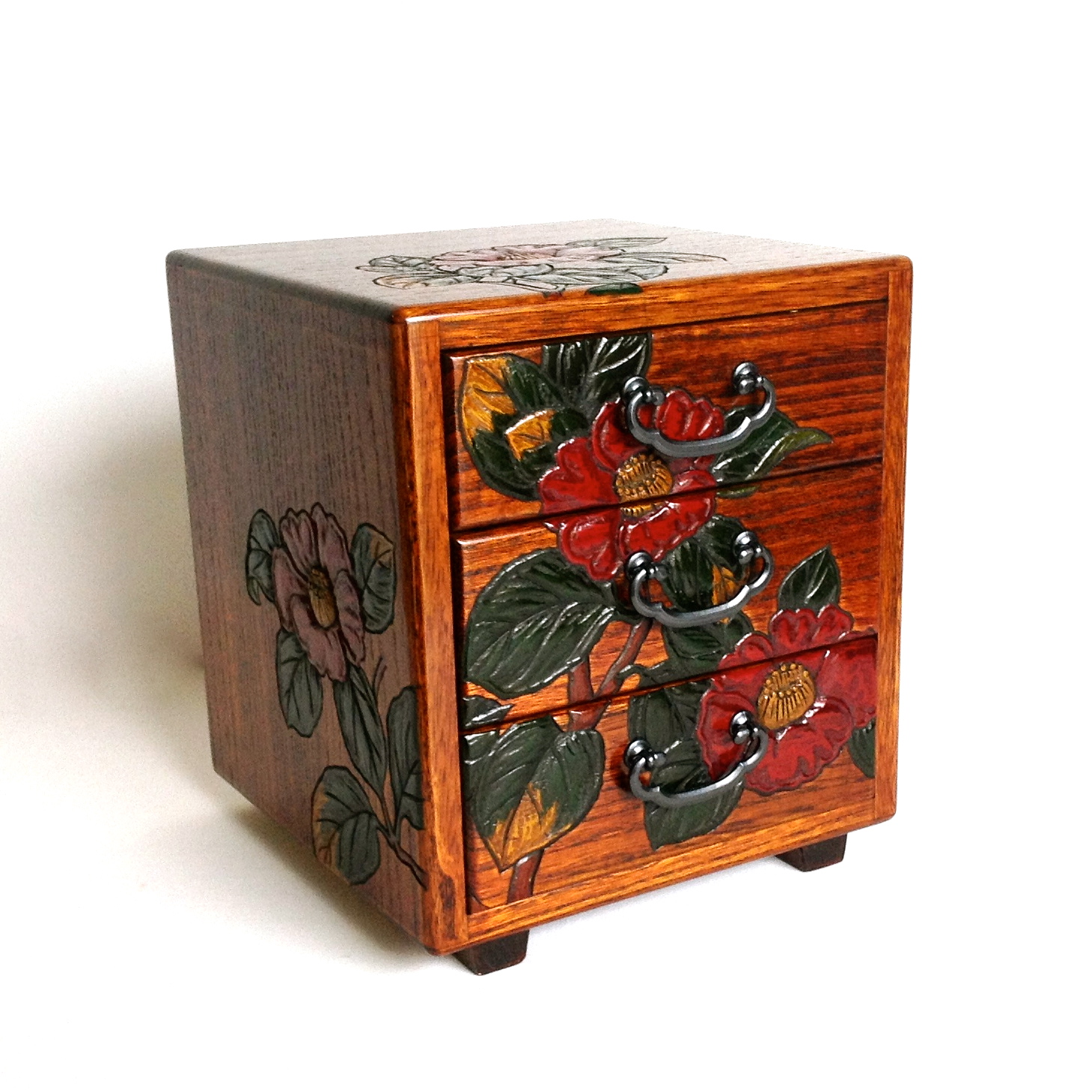 小物入三段（小）椿 ｜ 岡山特産 烏城彫（うじょうぼり）～日本の