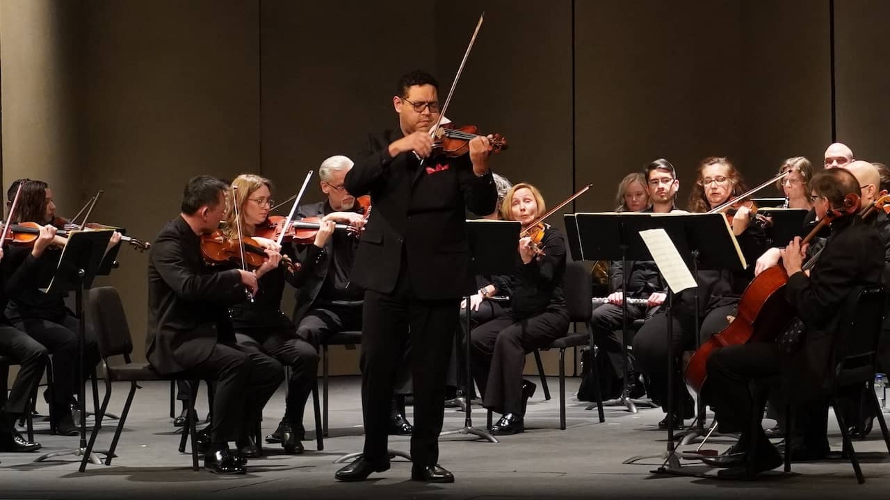 Violinist Edward Pulgar: Celebrating 20 Years with Mozart