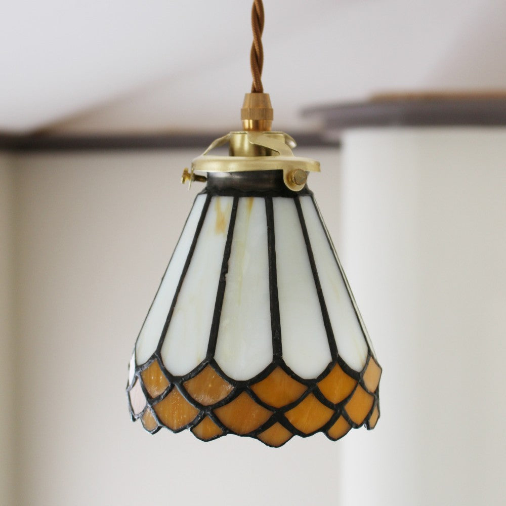 落ち着いた渋めオレンジ色ガラス ステンドグラスシェードのペンダント