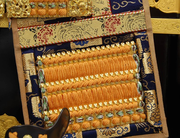 昭和レトロ アンティーク 京都島津【五月人形】豊泉作 金屏風 毛氈付