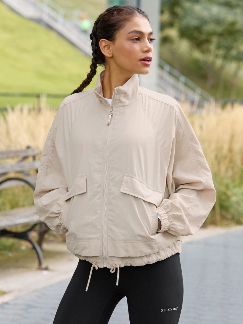 XTFJK02J3 マルチ ポケット付き ウィンドブレーカー