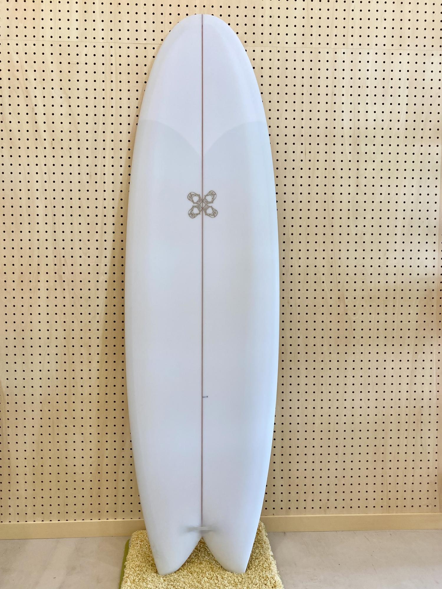 美品トラビスレイノルズ6'5ボンザーミッドレングス トラビスレイノルズ