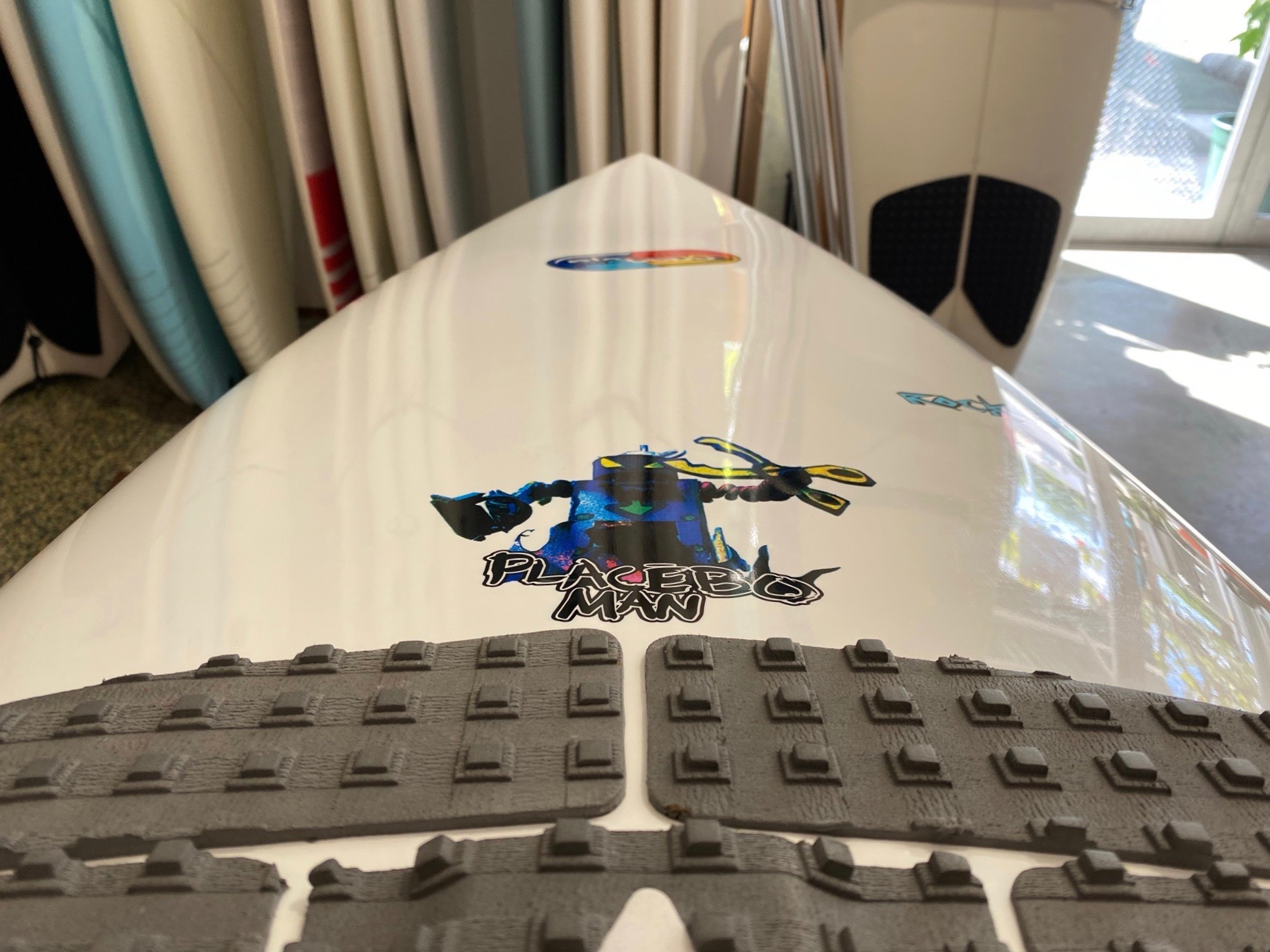 USED BOARDS (PLACEBO ROCKET 5.7)|沖縄サーフィンショップ「YES SURF」