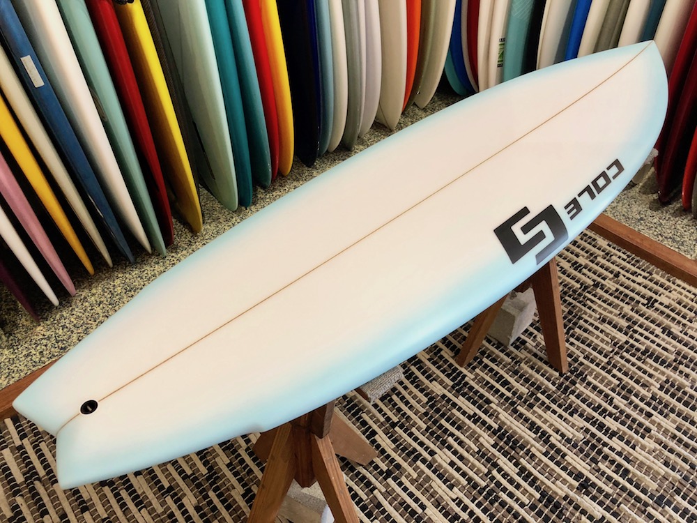 Road Tripper COLE SURFBOARDS 5.8 Cyan Fade Airbrush|沖縄サーフィン