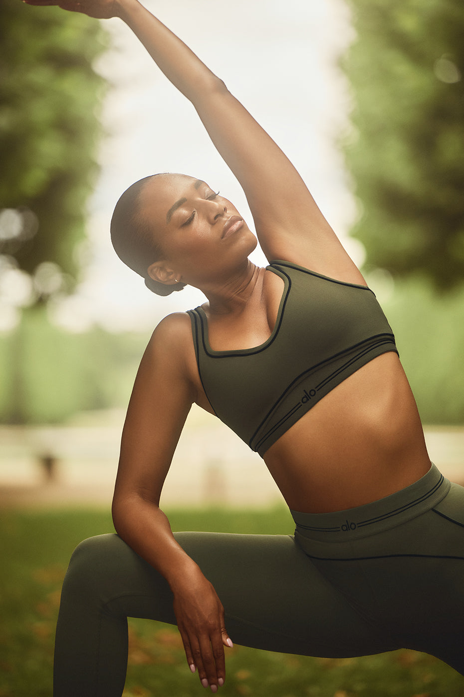 Airbrush Heart Throb Bra - Green Olive/Black | ALO