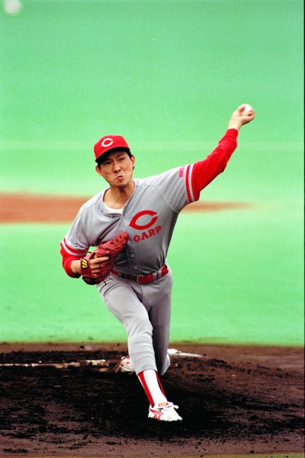 1994年オフ、広島からのFA移籍第1号となった川口和久＝1991