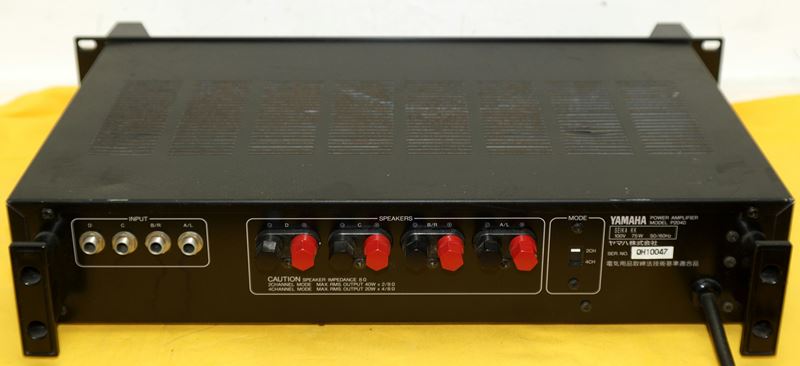 ヤマハ YAMAHA P2040 プロ用4chパワーアンプ