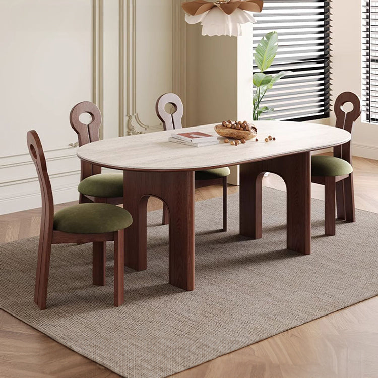 ベージュカラーのセラミック製ダイニングテーブル 半円リビング