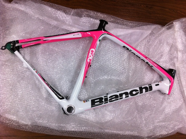 初心者向けのBianchi フルカーボンロードバイクVERTIGO Tiagraのご紹介