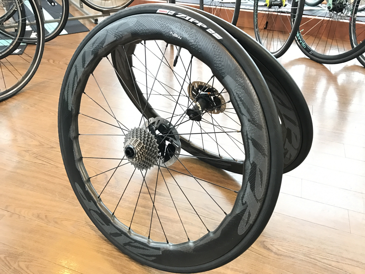 究極のカーボンホイール ZIPP 454NSW DISC 紹介します。 | Climb cycle