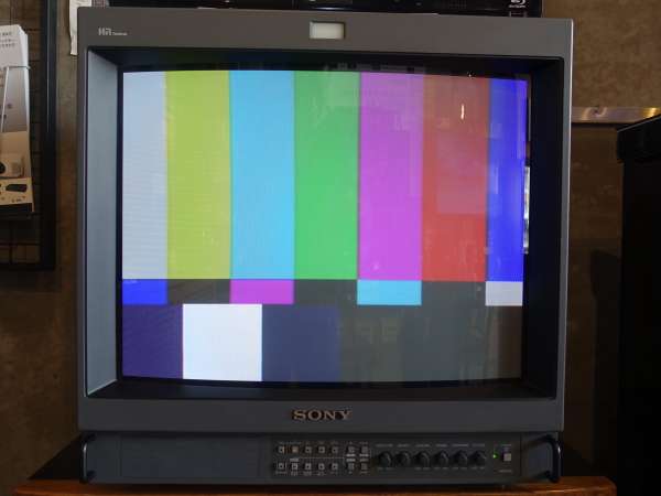業務用モニター SONY PVM2054Q 久々に見た～。 | 株式会社 第一無線