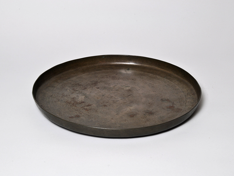 砂張盆？　お盆　金属　無地 1333B01B-F1C2-4A01-8ED4-