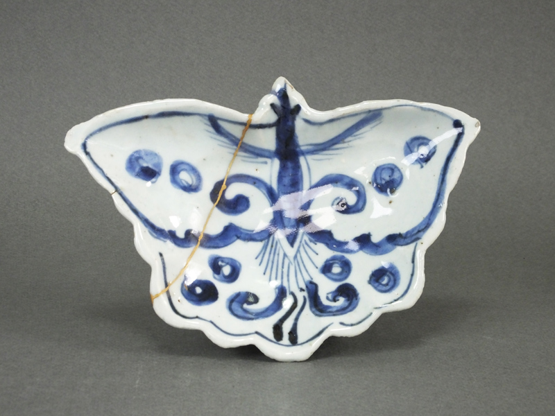 古童 - 古染付 蝶形 向付 皿 | 古美術品専門サイト fufufufu.com