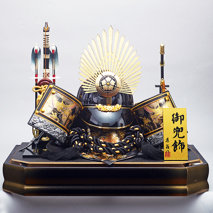 23号織田信長公着用兜茶漆アクリルケース：藤翁作｜人形の伏見屋