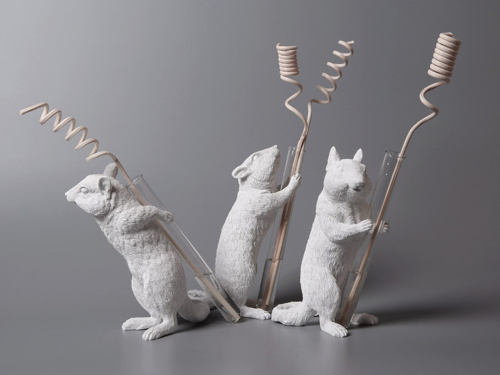 Chipmunk X Vase | チップマンクベース by Haoshi Design | Generate