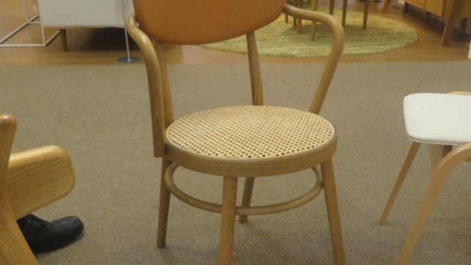 秋田木工 小林幹也氏デザインの「an」シリーズをリリース 曲線フォルム