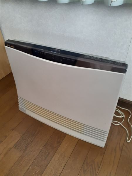 長野県松本市｜温水ルームヒーター1：1｜温水コンセント入替（内部電源