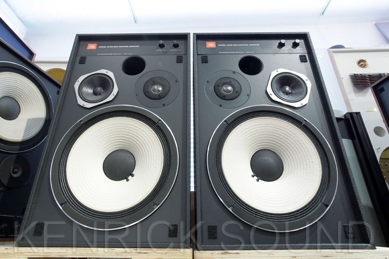JBL 4312B MKII コンパクトながら良い鳴りっぷりの3way 美品 台車付