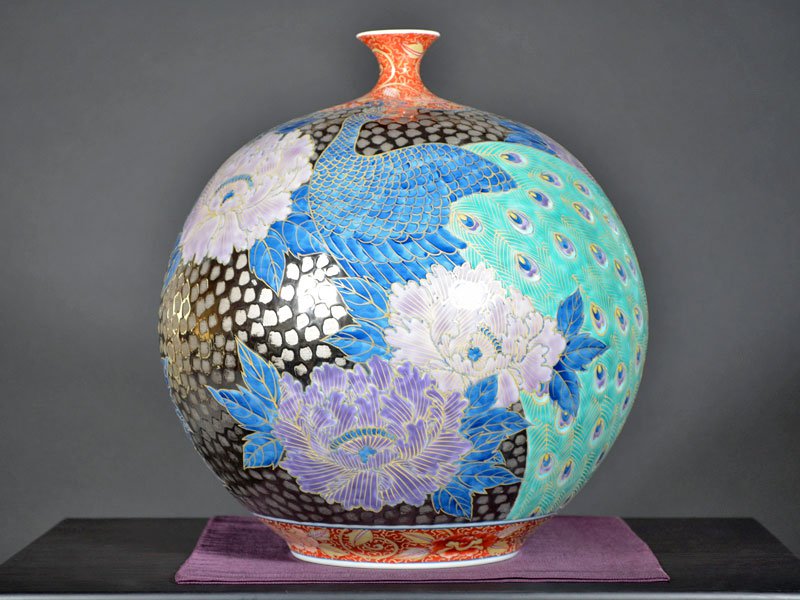 有田焼】飾り花瓶 染錦白金彩牡丹孔雀図 - JTOPIA