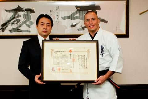 極真出身のUFC世界王者 ジョルジュ・サンピエールが来館！｜本部最新