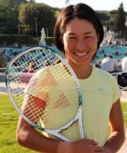 クルム伊達公子使用の新テニスラケットS-FiTαで変るテニスの世界