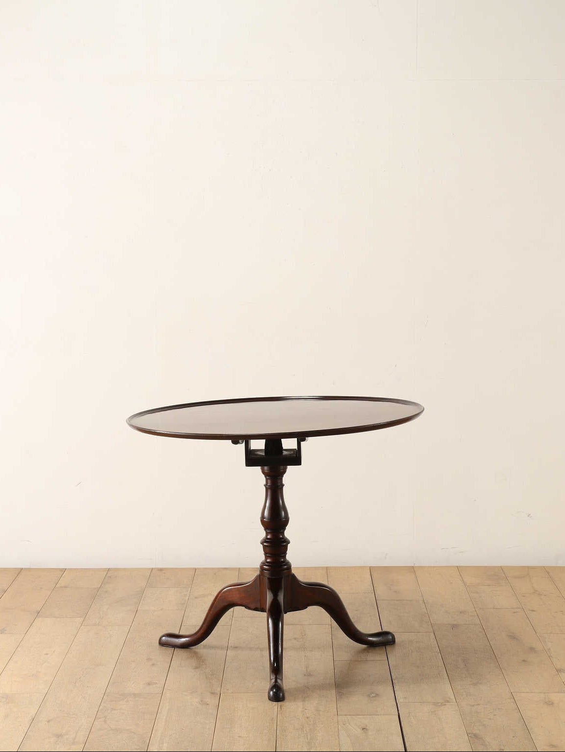 ティルトップテーブル | ロイズ・アンティークス | ヨーロッパの