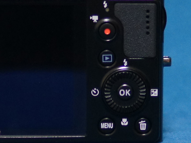 ニコン COOLPIX P300の外観をみる /monox デジカメ 比較 レビュー