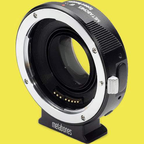 つけるとレンズが明るくなり画角が拡がる魔法のマウントアダプタ