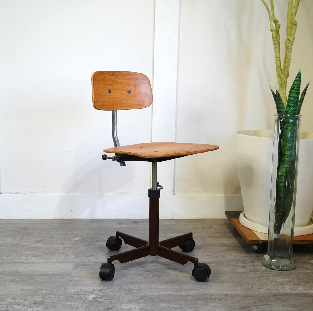 フリッツハンセン / FRITZ HANSEN ケヴィ Kevi キャスターチェア