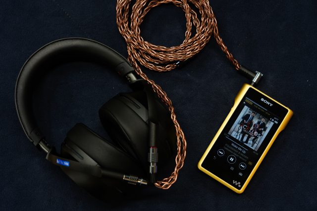 NEW】大口径70mm振動板を搭載したヘッドホン「MDR－Z7」が