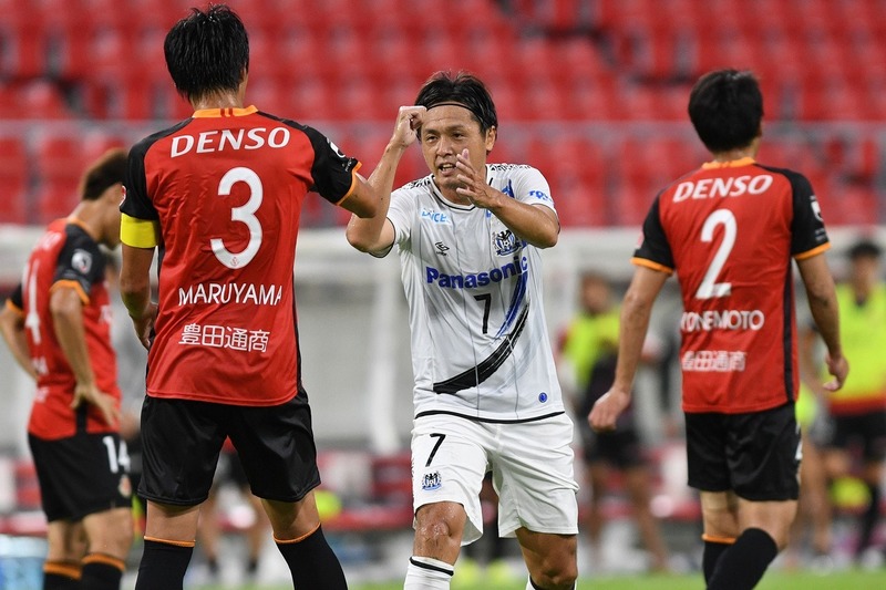 遠藤保仁はなぜ“海外への扉”を開かなかったのか。40歳になったいまも