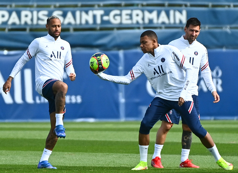 メッシやエムバペの練習が生観戦できる！PSGが東京と大阪で公開