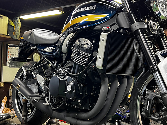 Z900RS 2023 | 忠さんが陣頭指揮をとってマフラーを開発していく実際の