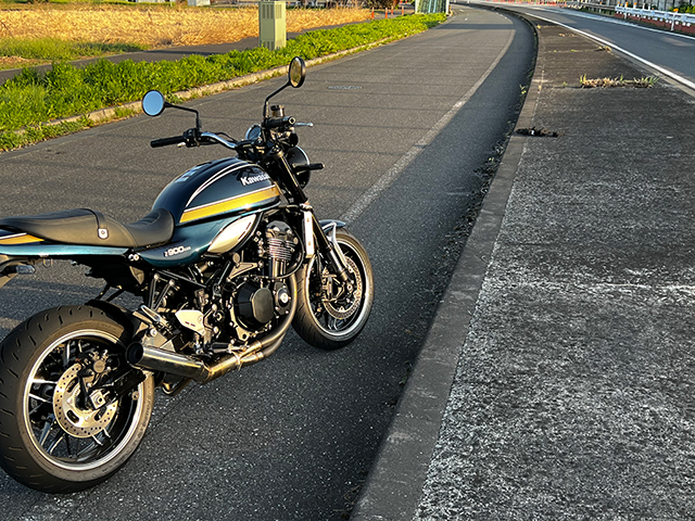 Z900RS 2023 | 忠さんが陣頭指揮をとってマフラーを開発していく実際の