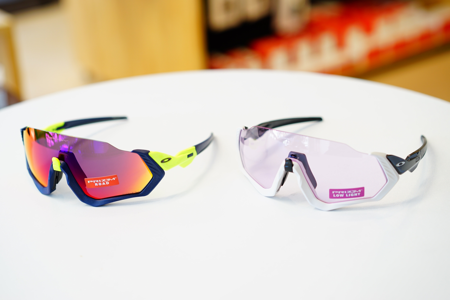 注目の新作アイウェアが入荷！OAKLEY FLIGHT JACKET | お知らせ