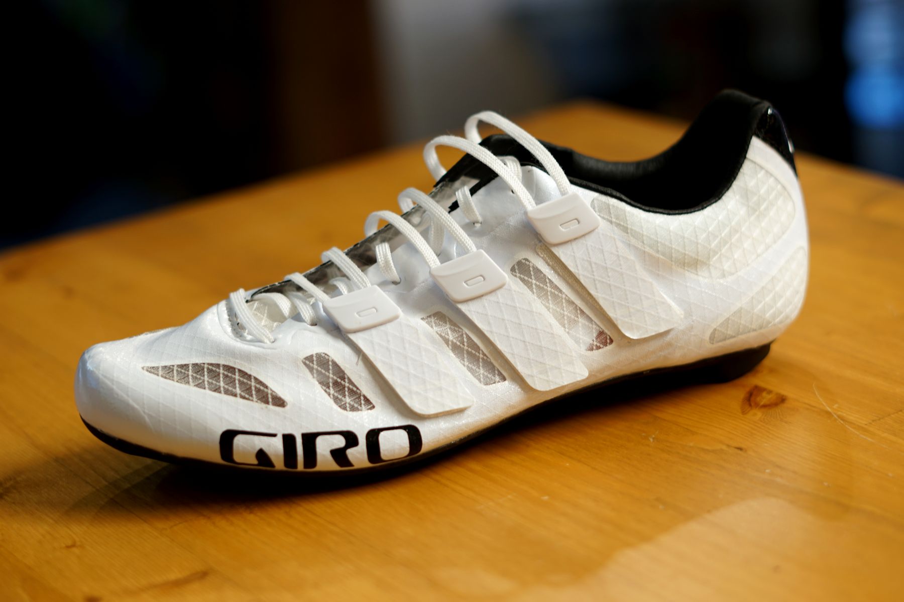 ヒルクライムのための最軽量シューズ。GIRO PROLIGHT TECHLACE