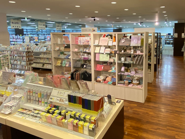 八日市店リニューアルオープン｜HYPERBOOKS x DELIGHT 滋賀県最大級の