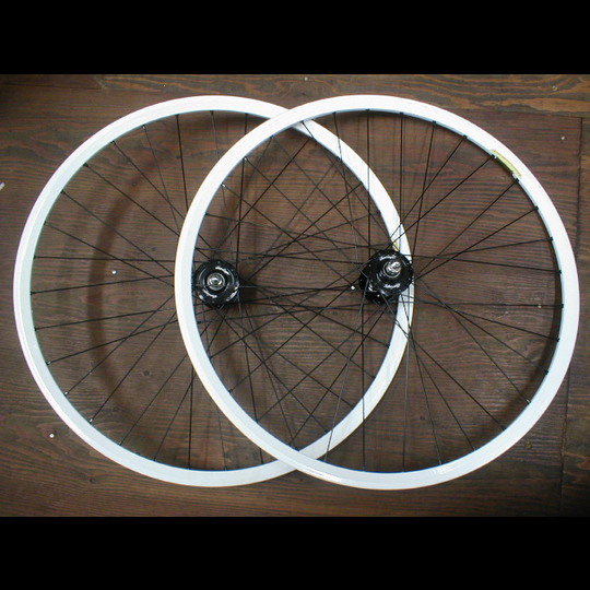 グランコンペピストホイールセットホワイトリム限定【送料込み】 商品