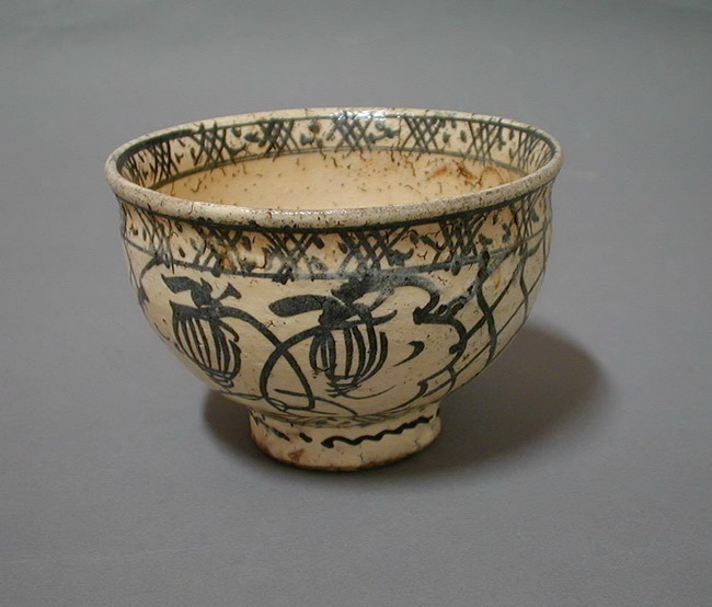 一宮市博物館データ検索システム｜「犬山焼安南写茶碗」