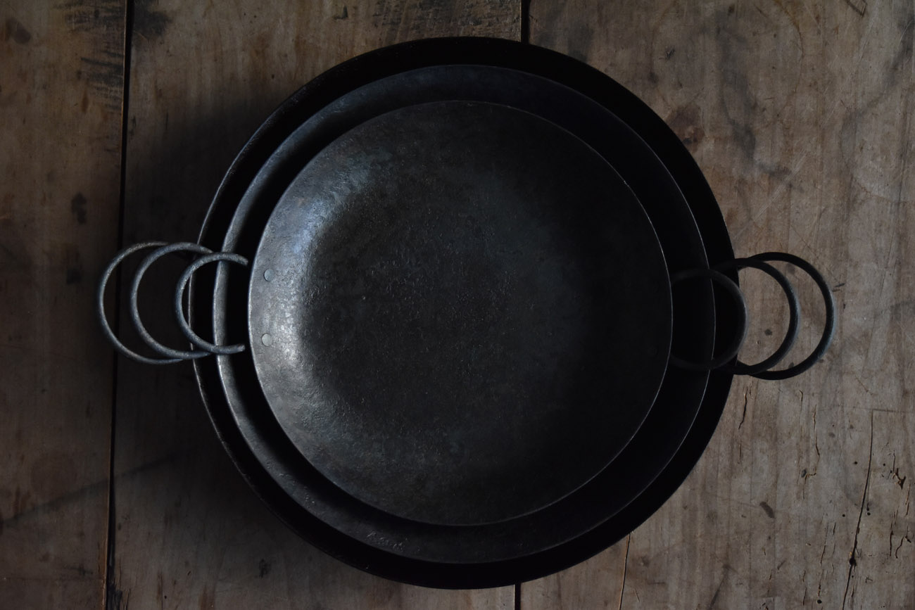 gallery yaichi | permanent artist | 成田理俊 | 両手パン / Double